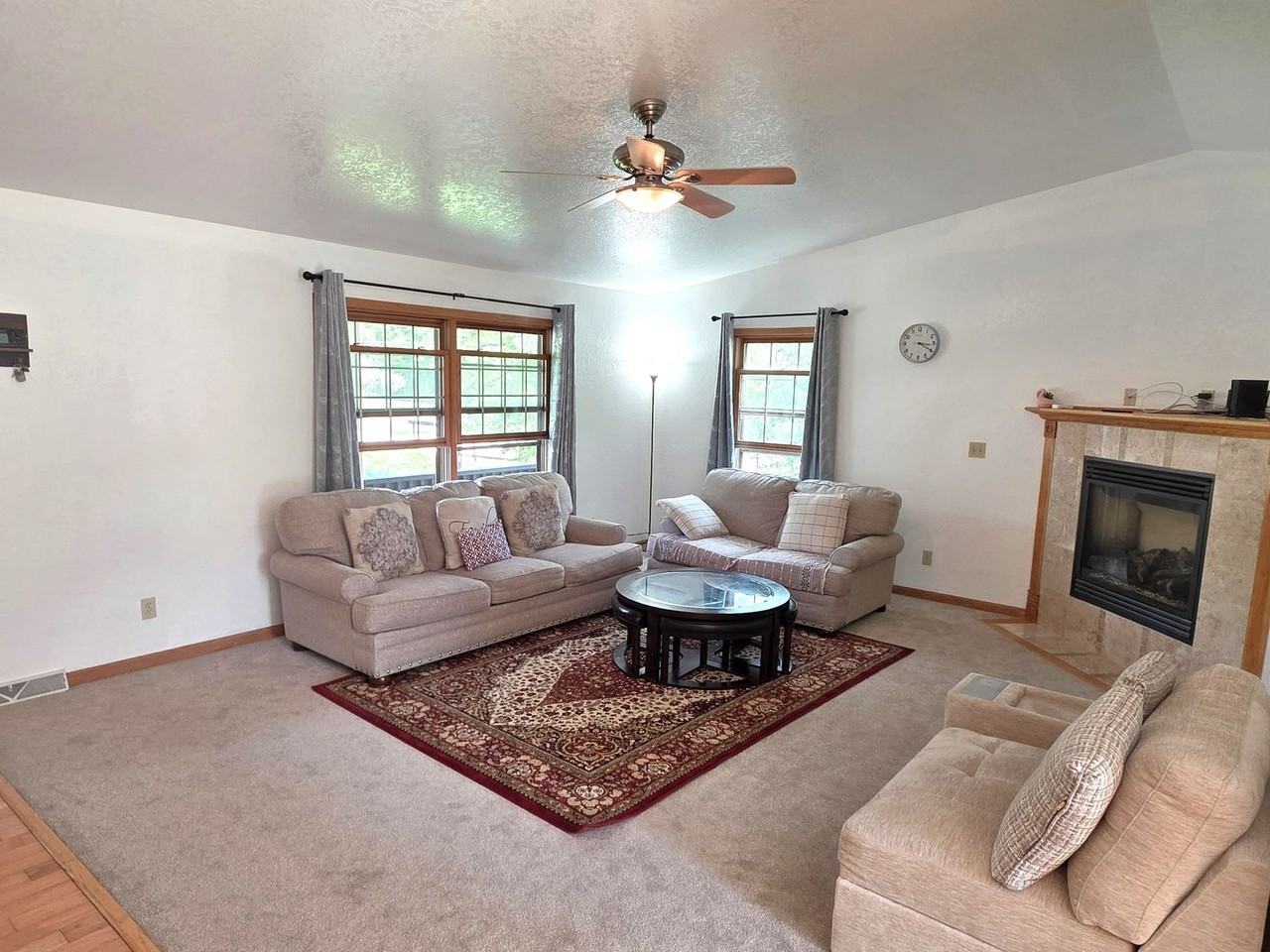 5345 S 43rd St - Photo 5 of 31