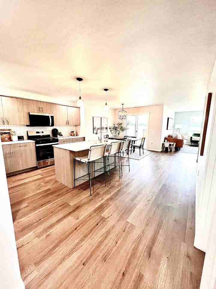 7435 W Trumbull Ct - Photo 7 of 50