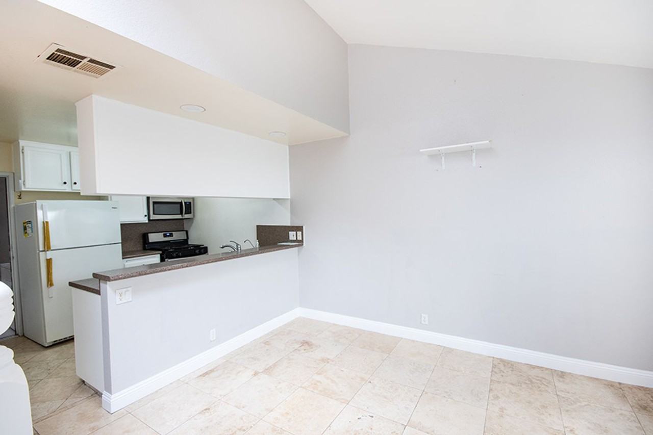 8065 Presidential Way - Photo 3 of 19