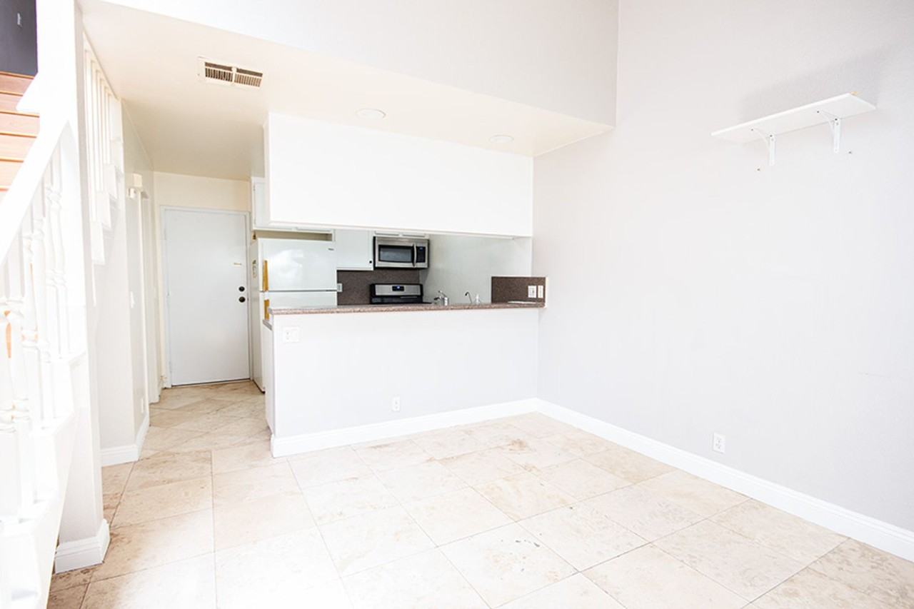 8065 Presidential Way - Photo 4 of 19