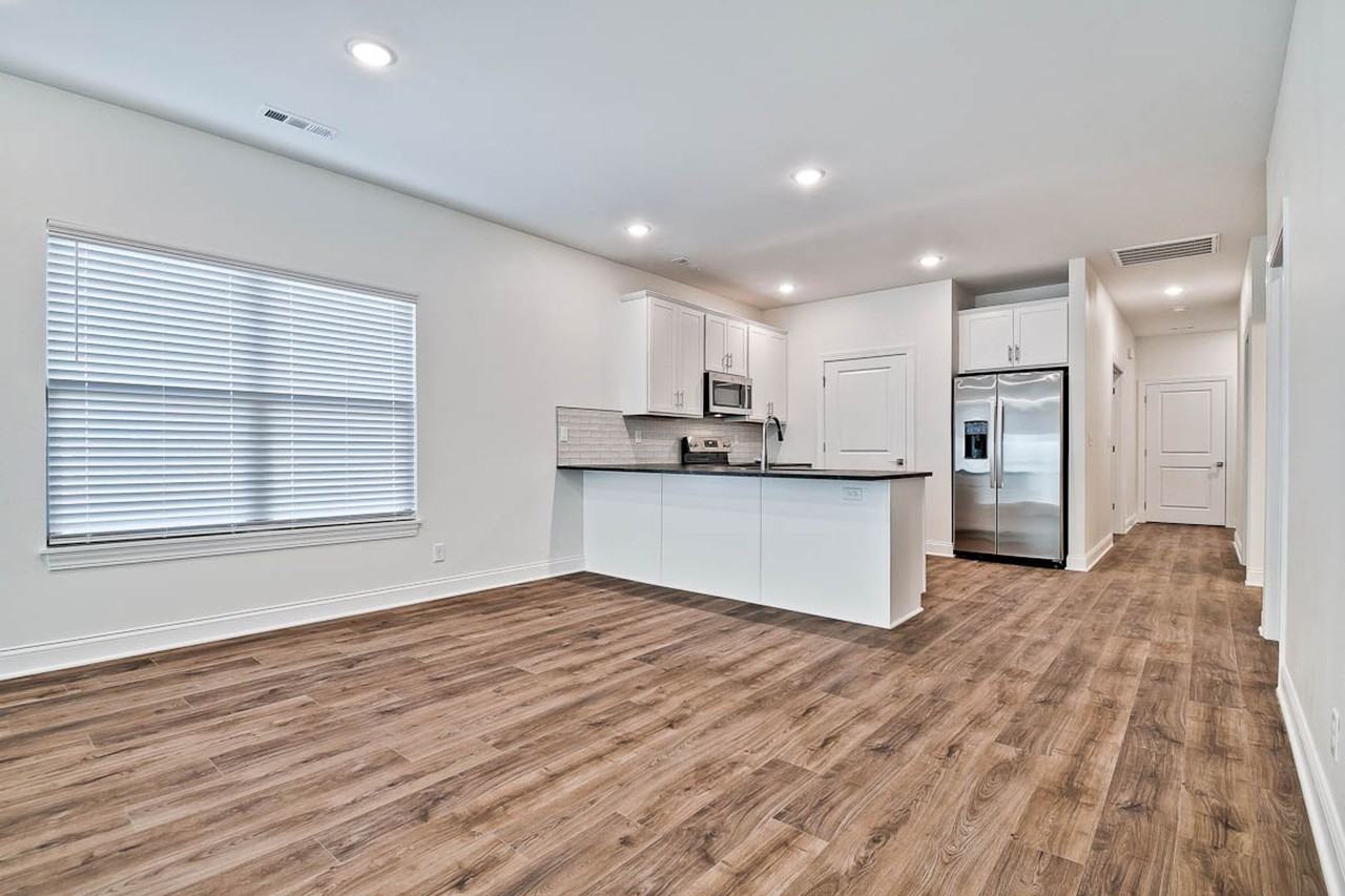 336 Turnberry Ct - Photo 6 of 16
