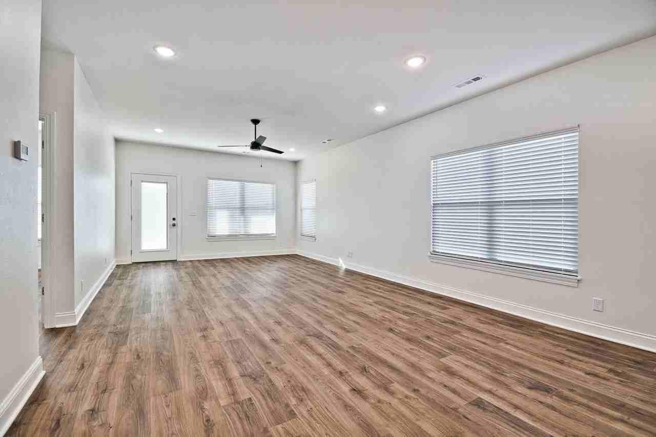 336 Turnberry Ct - Photo 7 of 16