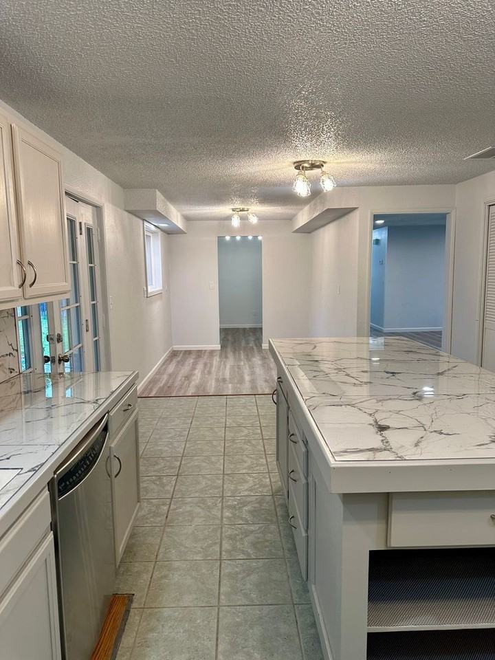 5218 Barry Ave - Photo 4 of 29