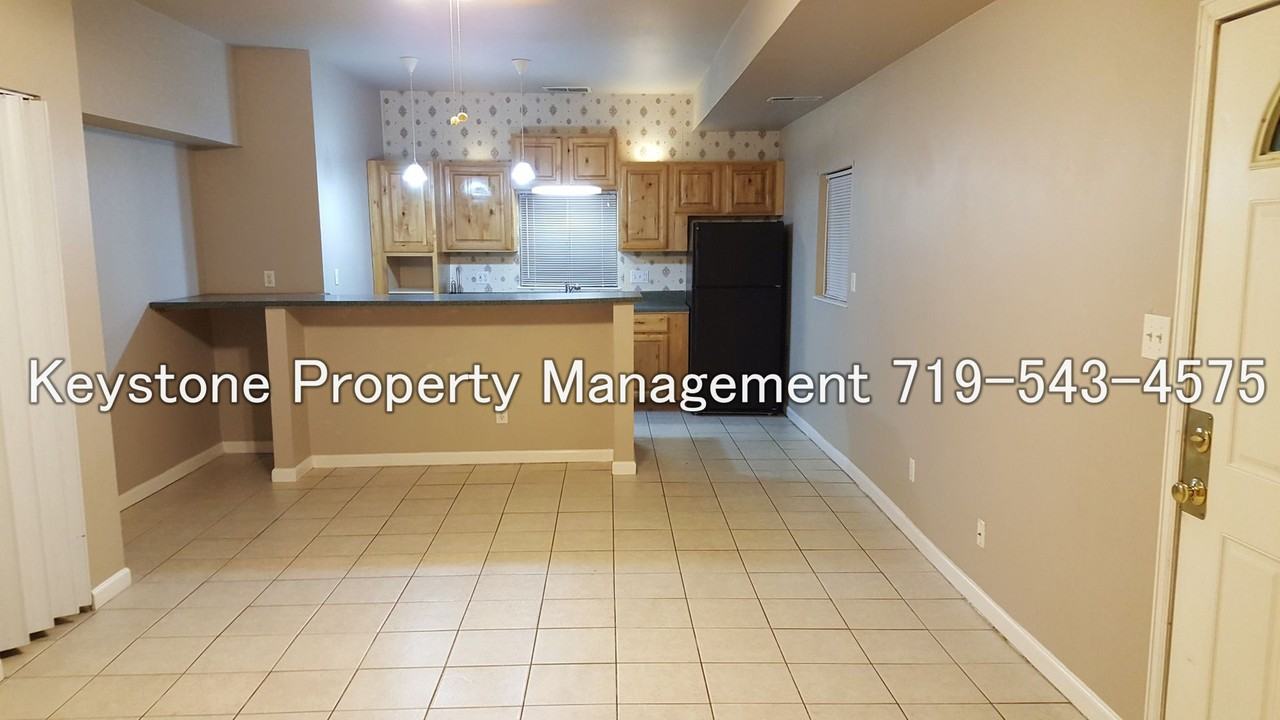 901 901 - 905 N. Greenwood Street - Photo 2 of 12