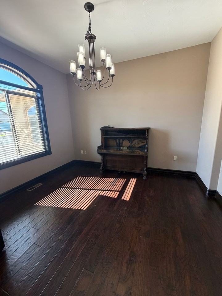 440 Dream St Se - Photo 6 of 28