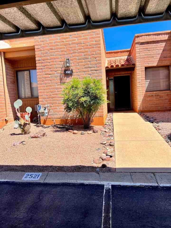 2521 S Calle De Humes - Photo 2 of 24