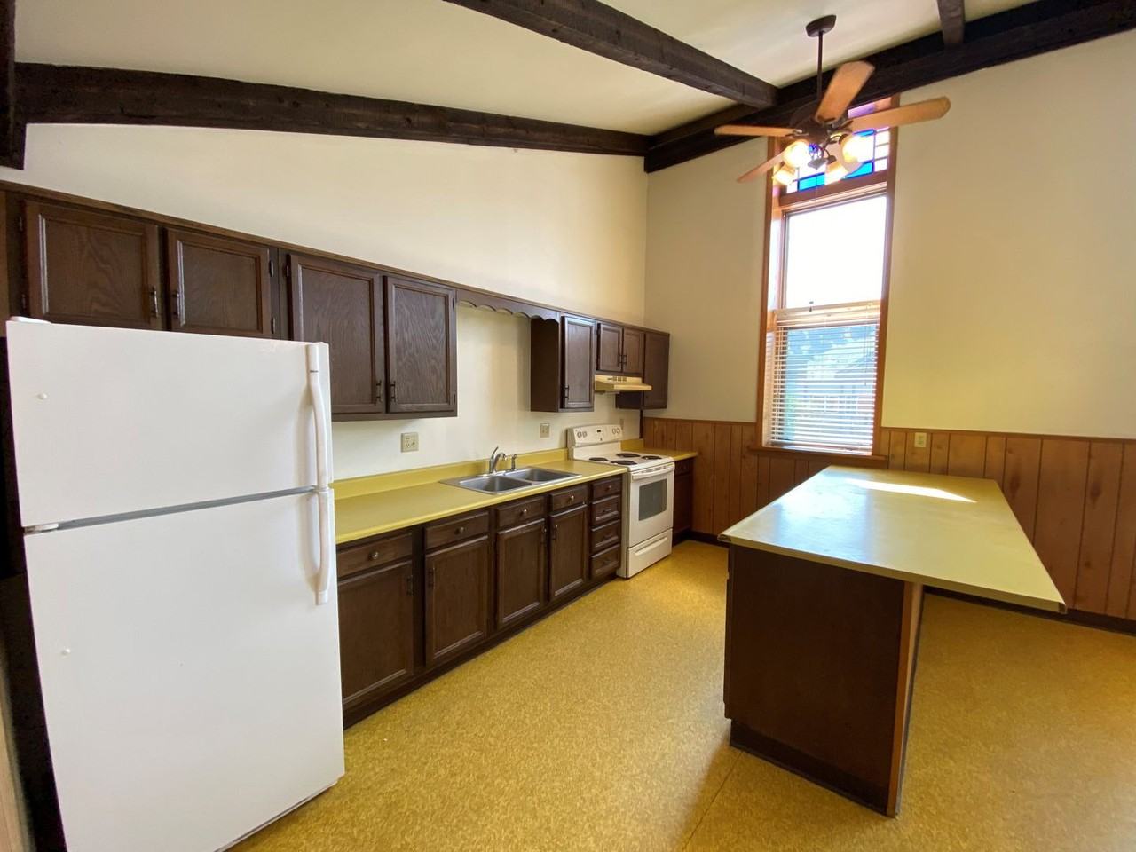 928 Lincoln Ave - Photo 4 of 8