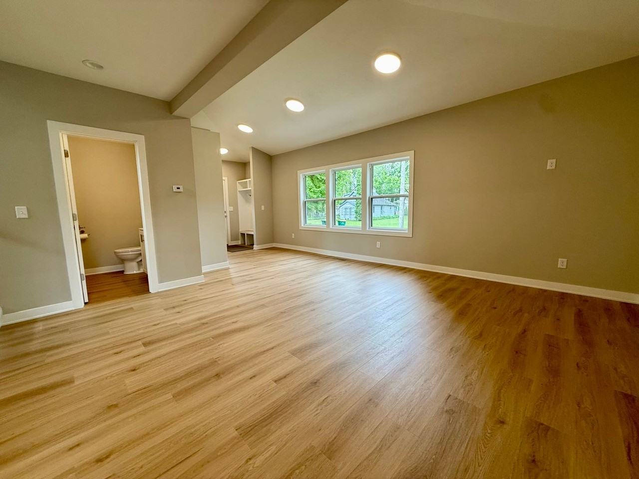 3460 Livingston Ave - Photo 7 of 40