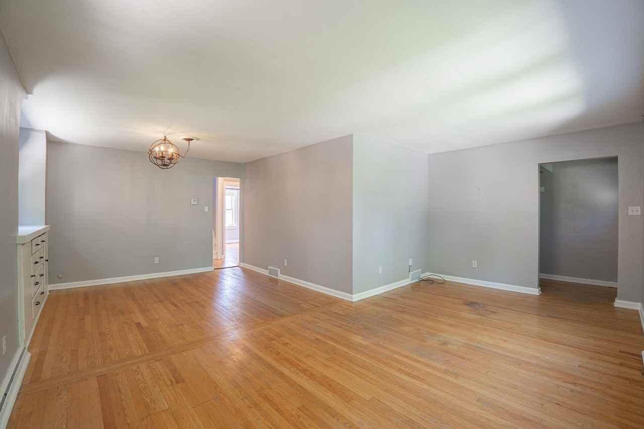523 E Henry Clay St - Photo 5 of 24
