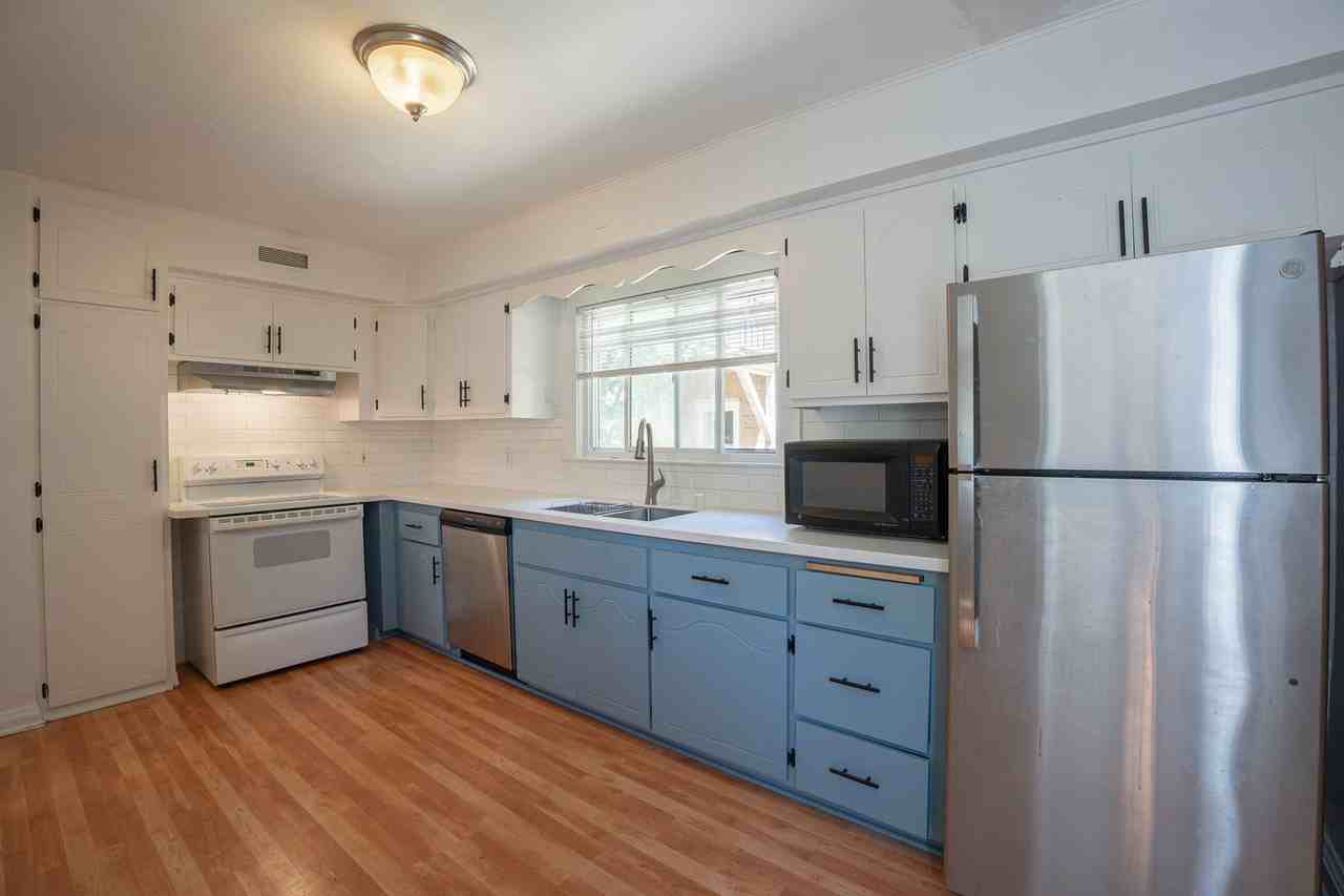 523 E Henry Clay St - Photo 6 of 24