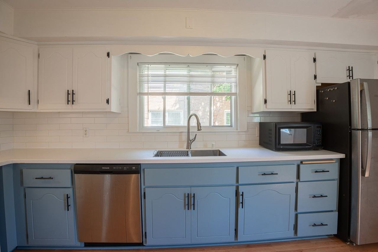 523 E Henry Clay St - Photo 7 of 24