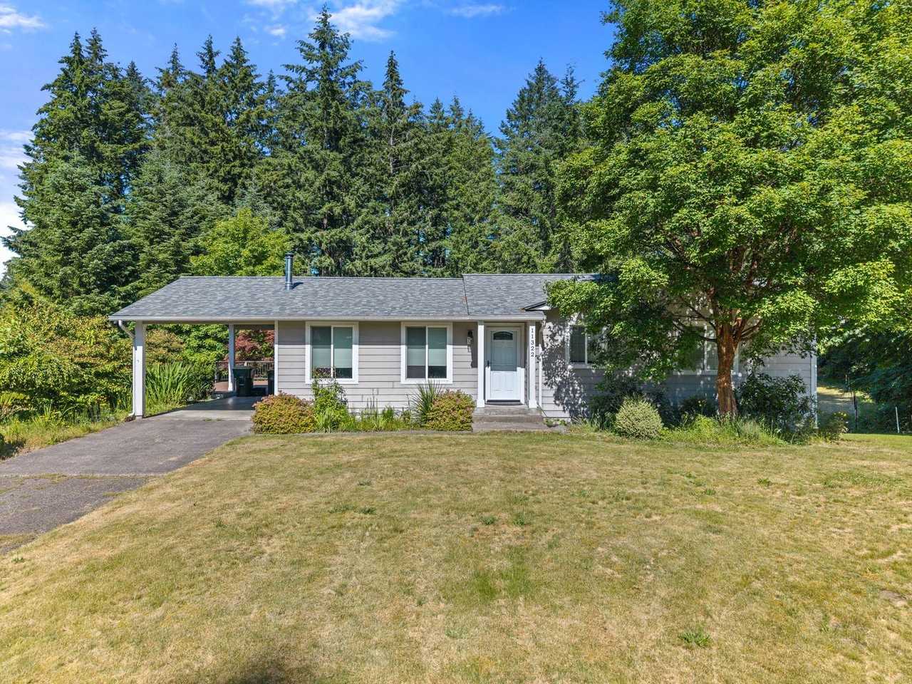 11322 Skagit Dr Se - Photo 2 of 40
