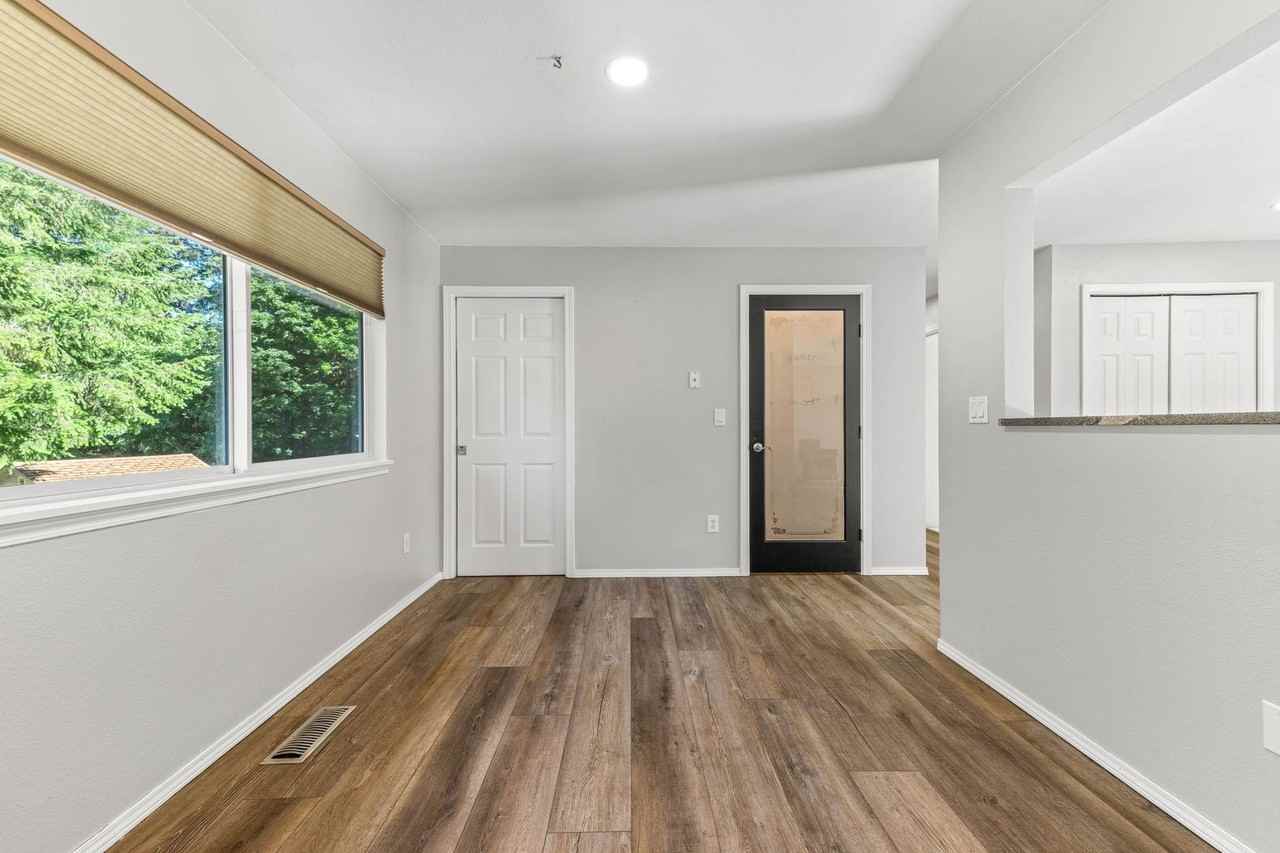 11322 Skagit Dr Se - Photo 6 of 40