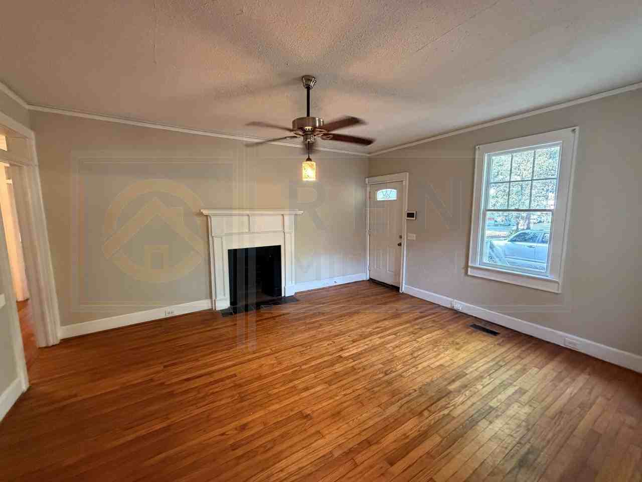 960 Zimalcrest Dr - Photo 3 of 13