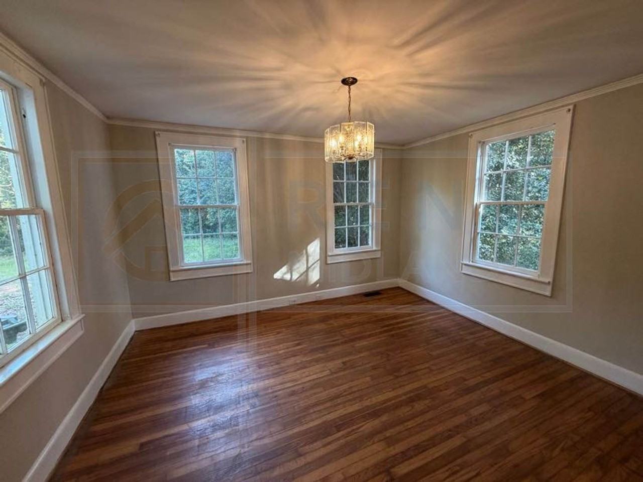 960 Zimalcrest Dr - Photo 4 of 13