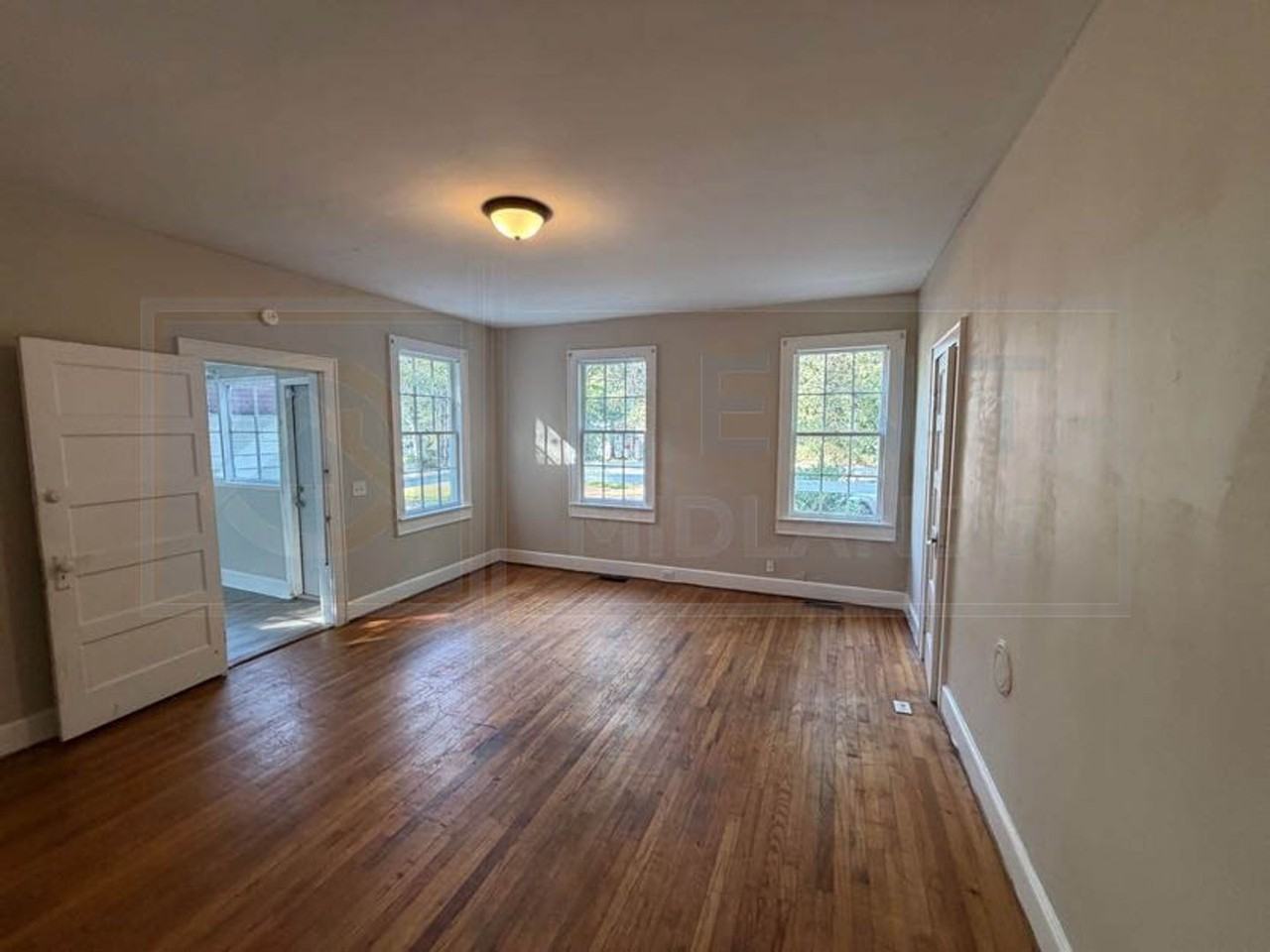 960 Zimalcrest Dr - Photo 7 of 13