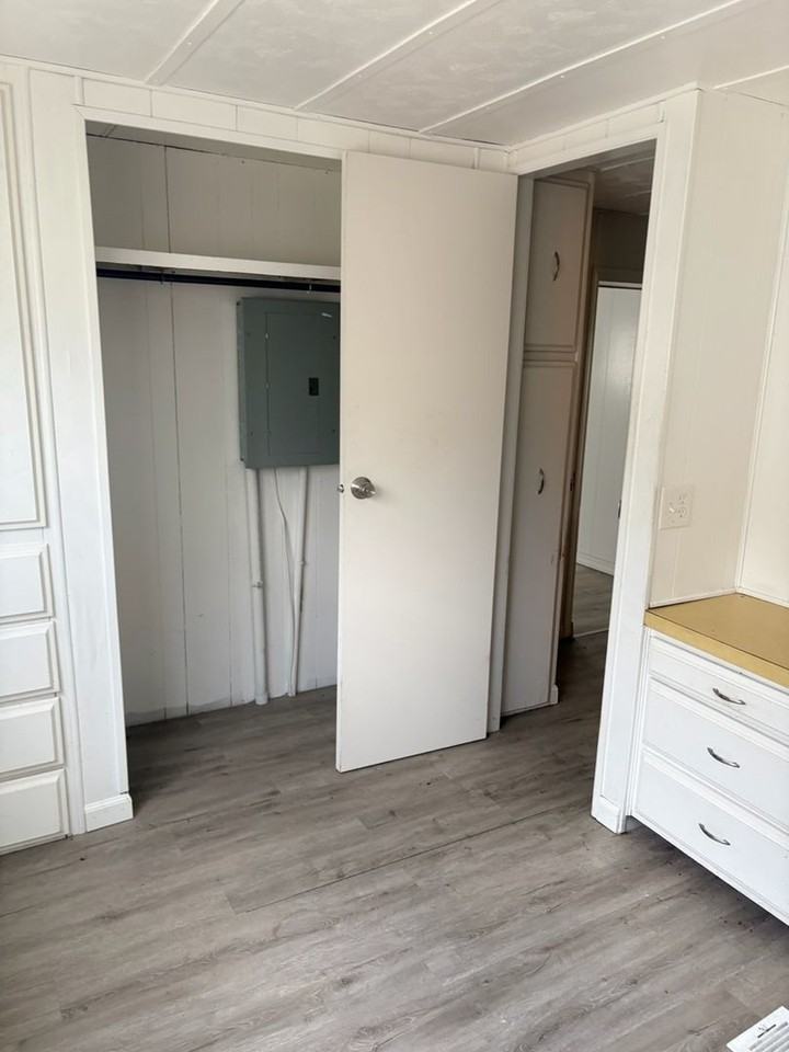 2152 Glen Gardner Dr - Photo 2 of 7