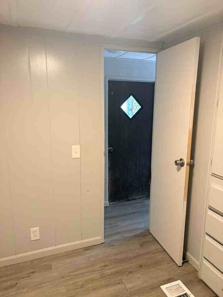 2152 Glen Gardner Dr - Photo 3 of 7