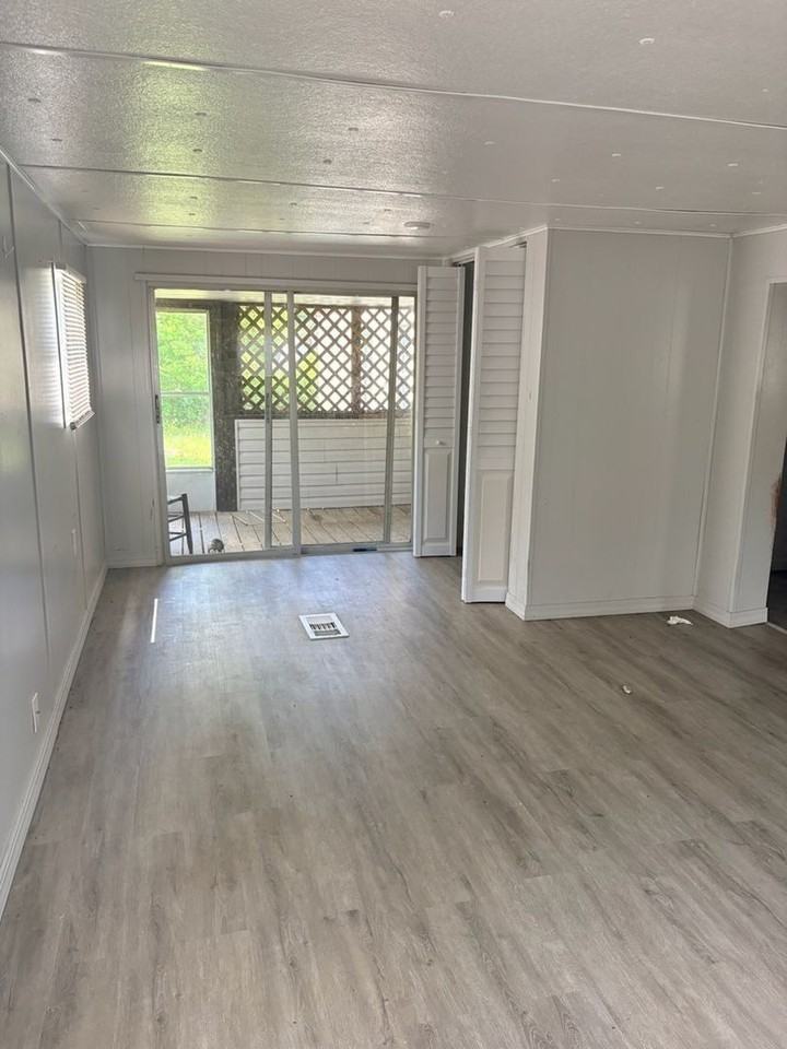 2152 Glen Gardner Dr - Photo 5 of 7