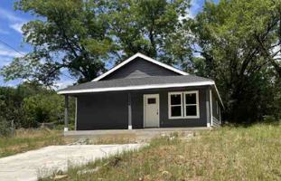 featured image of 1004 7th St Ne