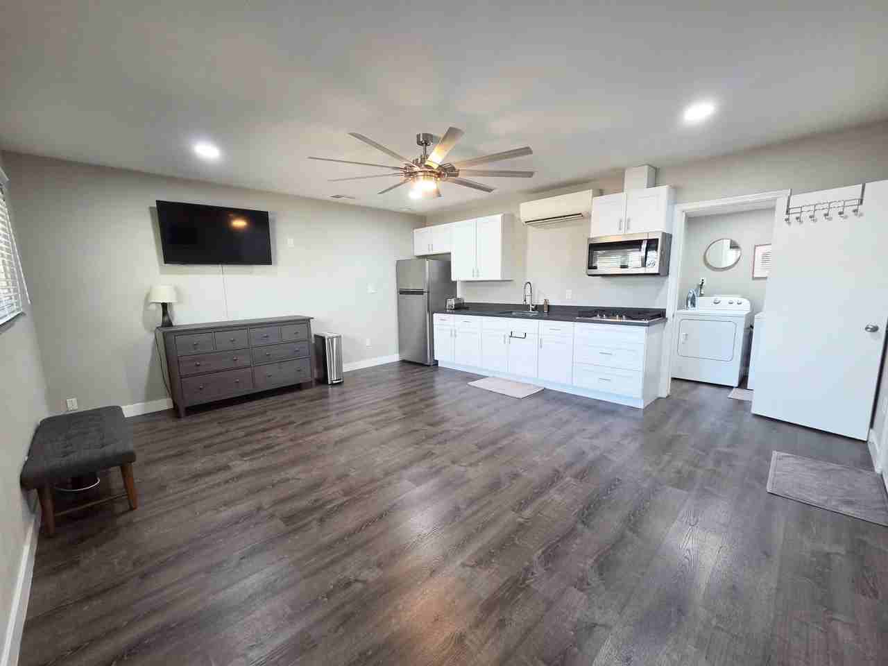 331 Xavier St - Photo 3 of 9