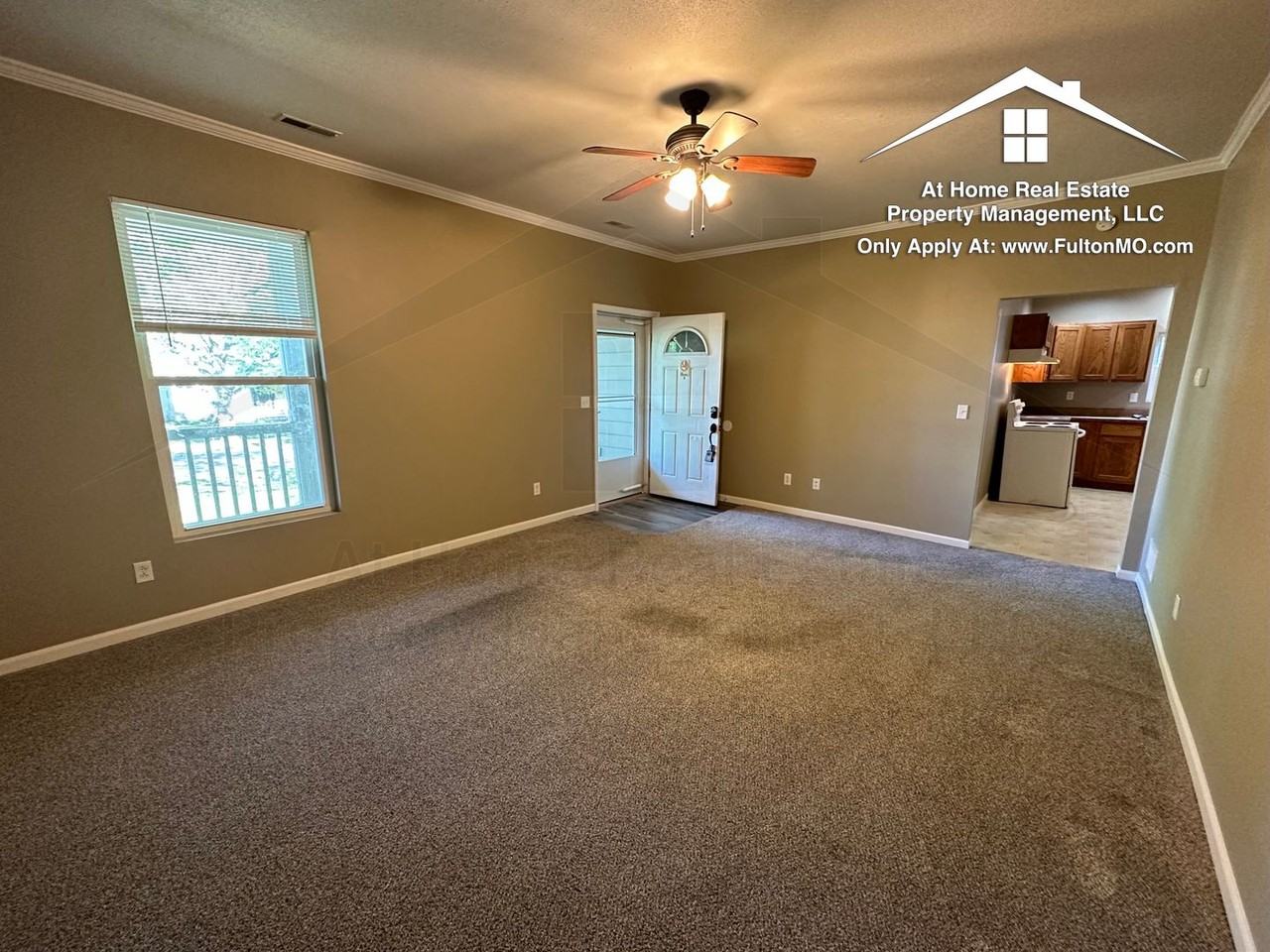 821 Court St - Photo 3 of 24