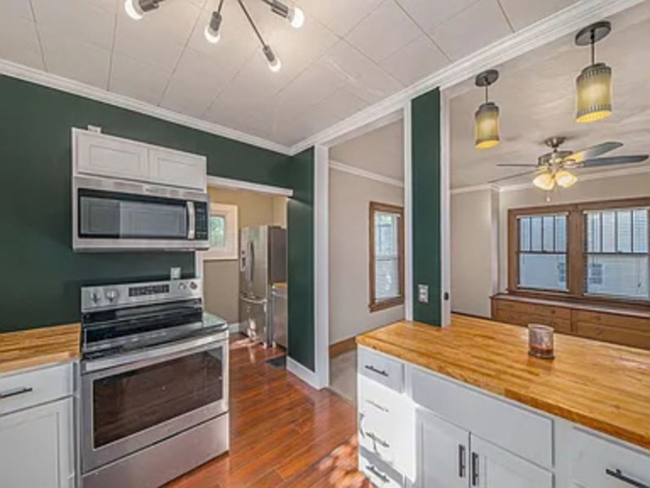 441 Forest St - Photo 5 of 12