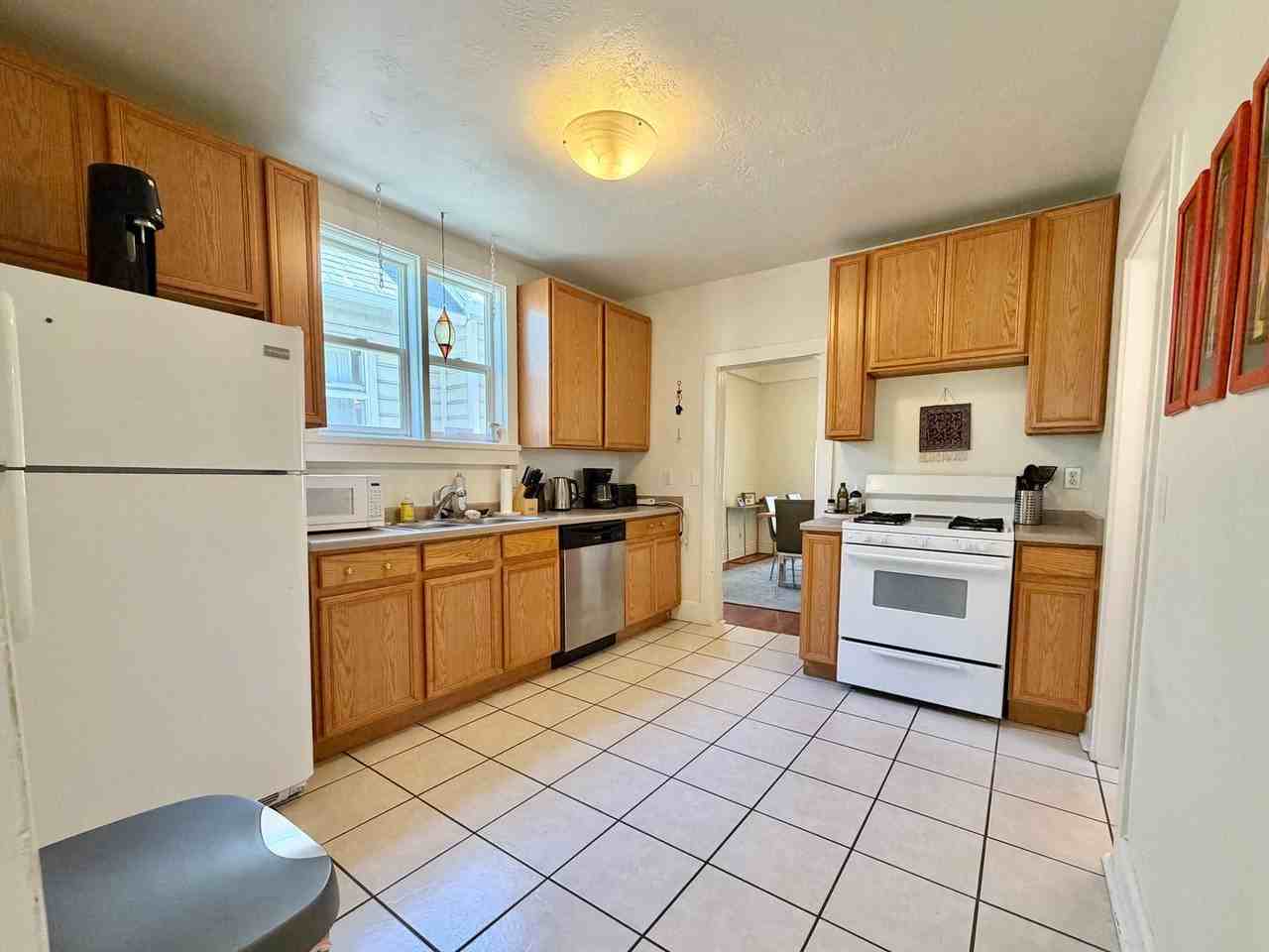 725 S Windsor St - Photo 7 of 18
