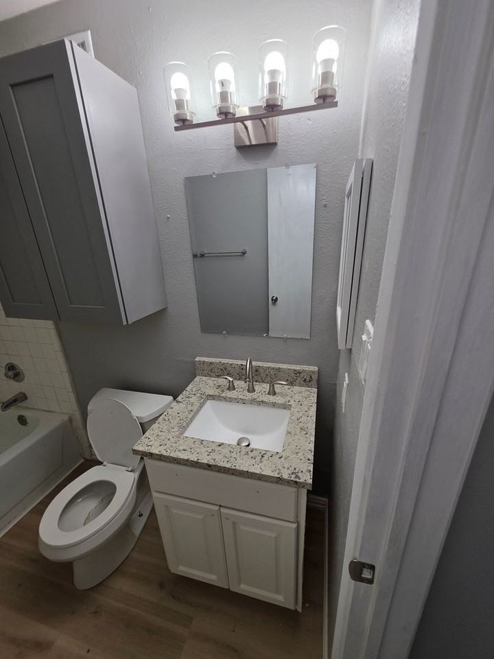 2419 E Timberview Ln - Photo 4 of 23