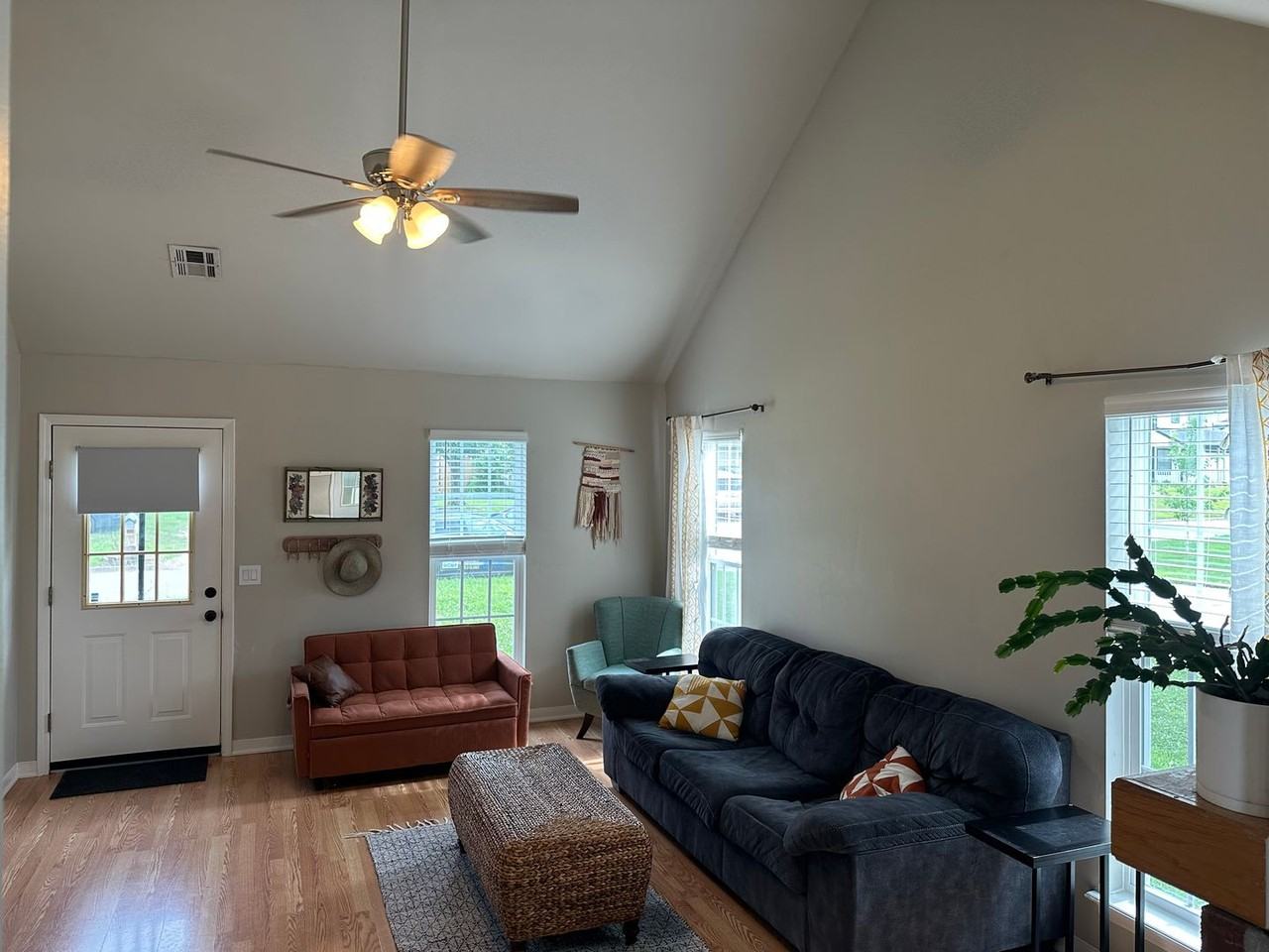 2403 W Mulberry St - Photo 2 of 19