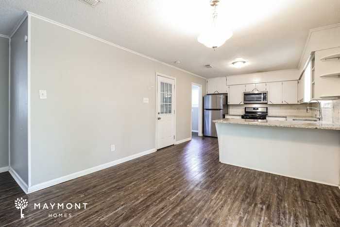 22 Single Oaks Dr - Photo 7 of 15
