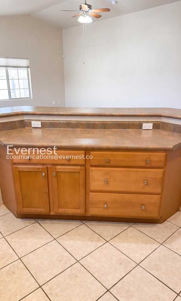10454 E Ravenswood St - Photo 7 of 31