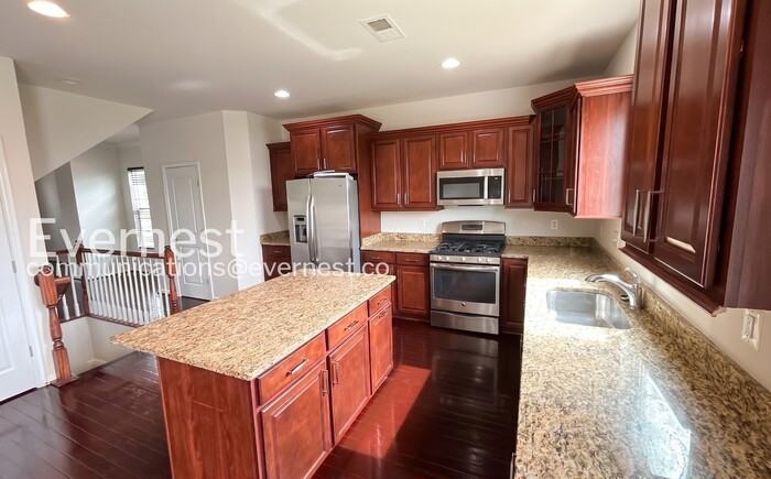 11774 Dawkins Ridge Ln - Photo 4 of 33