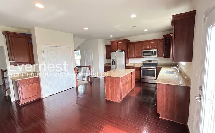 11774 Dawkins Ridge Ln - Photo 6 of 33