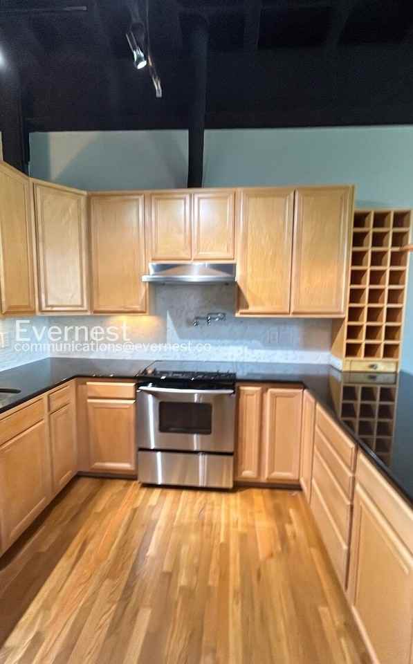 1 W 5th St #302 - Photo 5 of 20