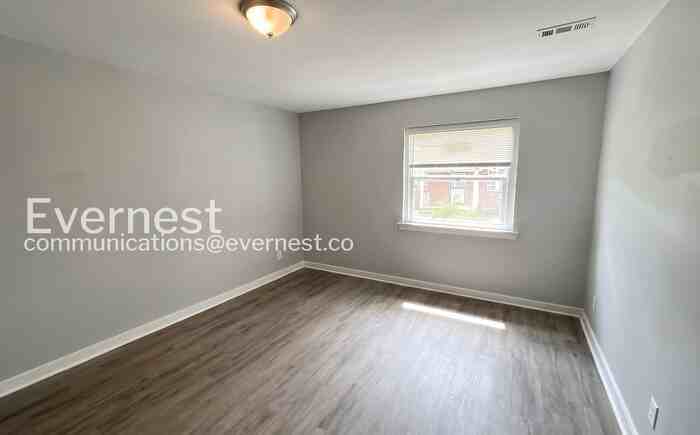 1000 4th Ave W #3 - Photo 5 of 10