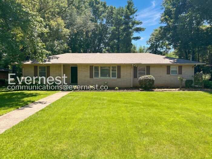 711 Elliott Dr