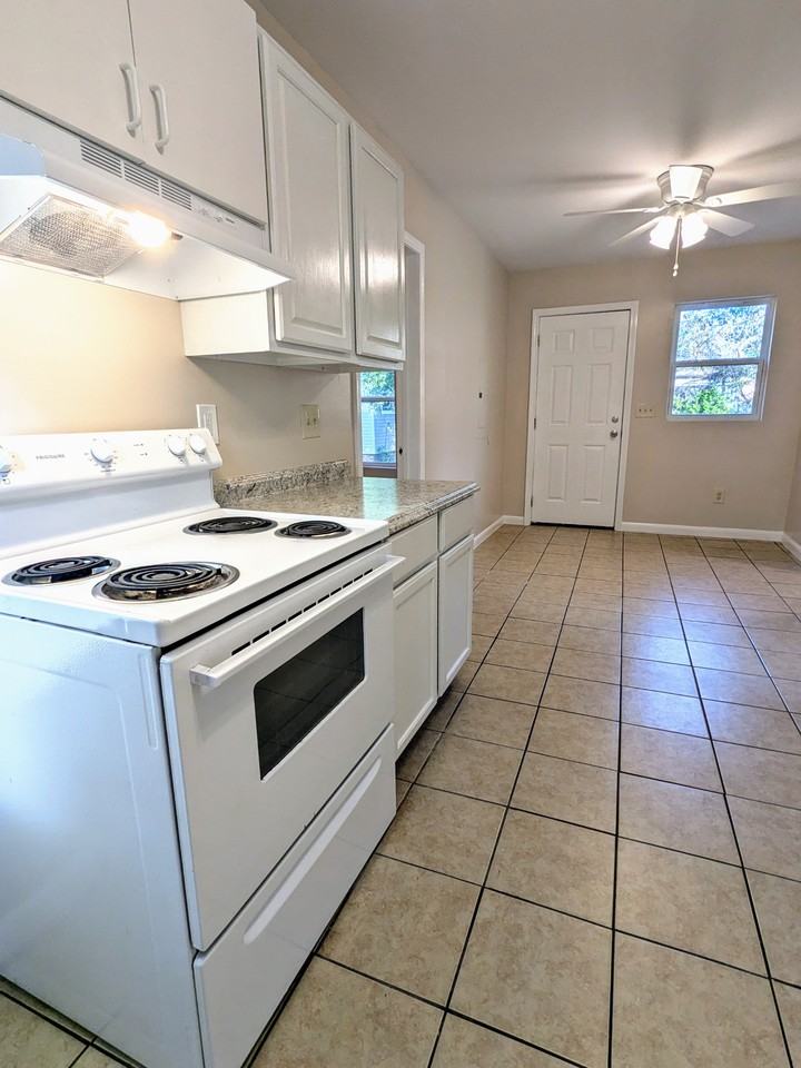 512 32nd Ave N #B - Photo 5 of 14
