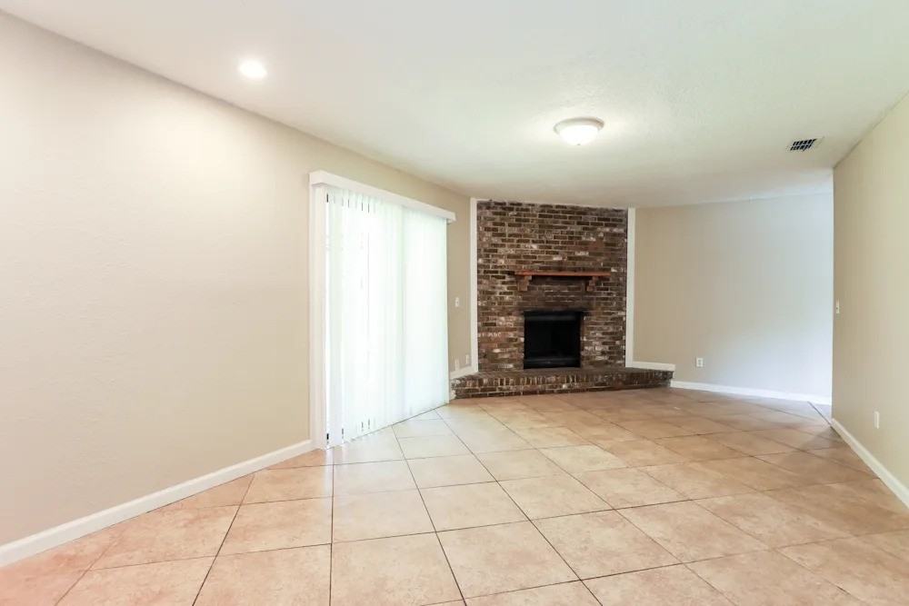 8372 Country Creek Blvd #NA - Photo 5 of 7