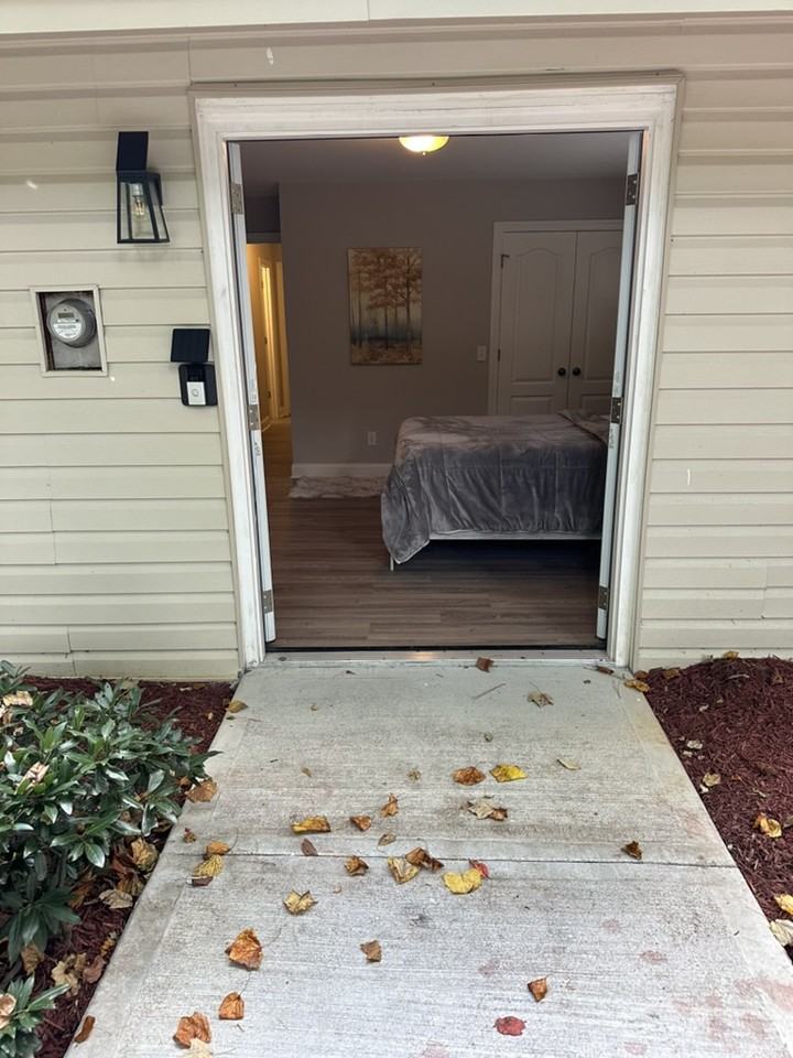 1550 Huntingdon Trl #B - Photo 2 of 9
