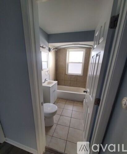 1034 E Division St #C - Photo 5 of 5