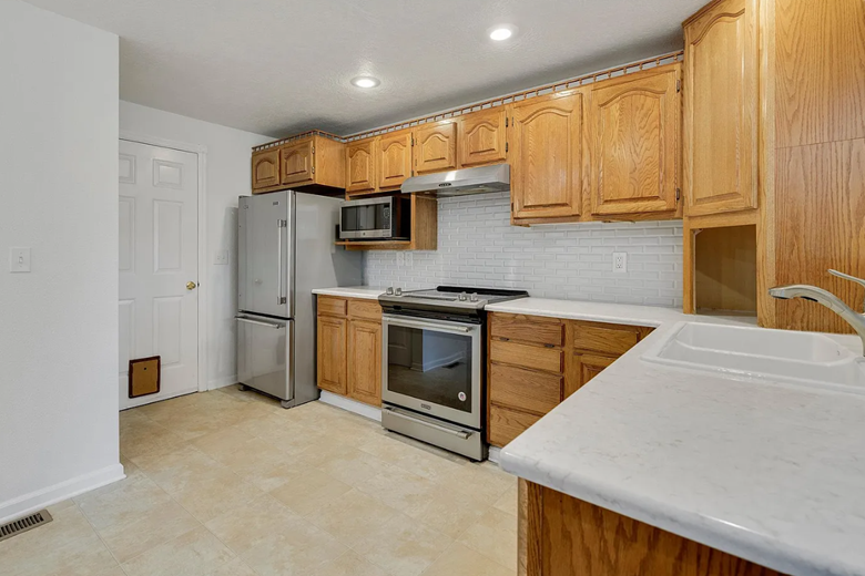 14765 Sw Wheaton Ln #NA - Photo 6 of 10