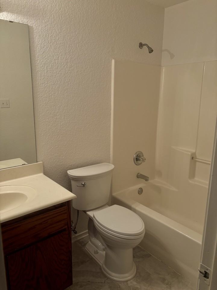 2704 Lucille Dr #B - Photo 6 of 11