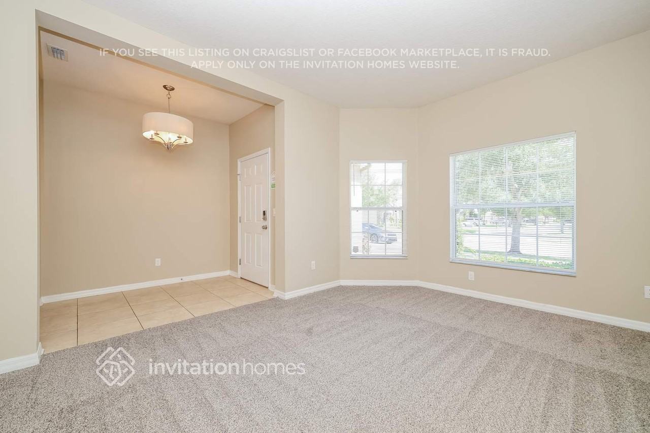 11301 Coventry Grove Cir - Photo 3 of 17