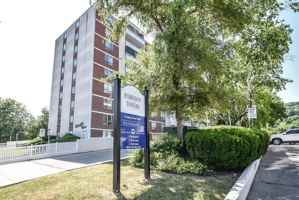 featured image of 90 King St E