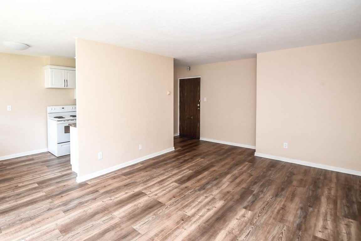 Elizabeth Apartments - Photo 6 of 28