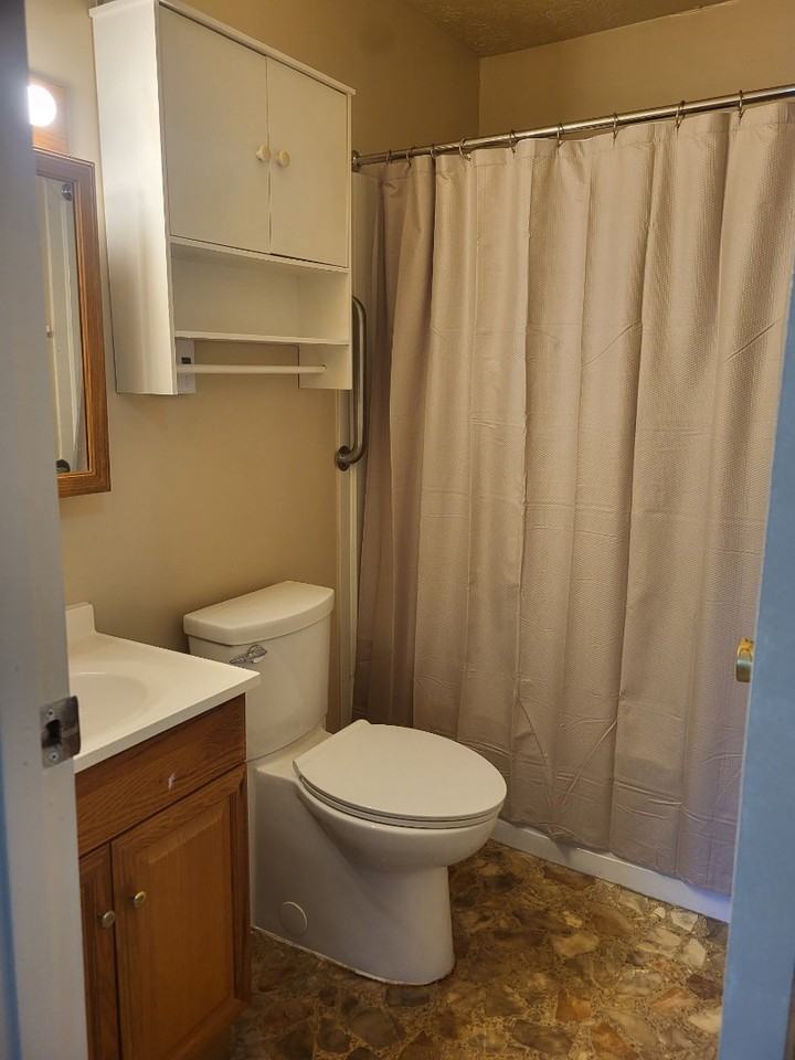 100 Ash Dr. - Photo 4 of 8