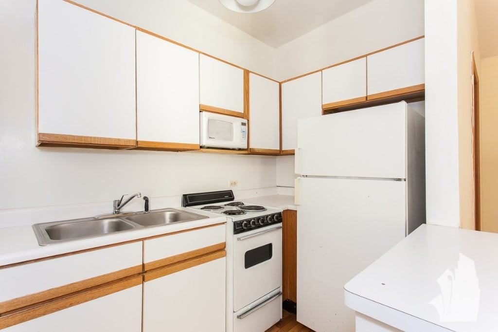 635 W Barry #311 - Photo 5 of 11