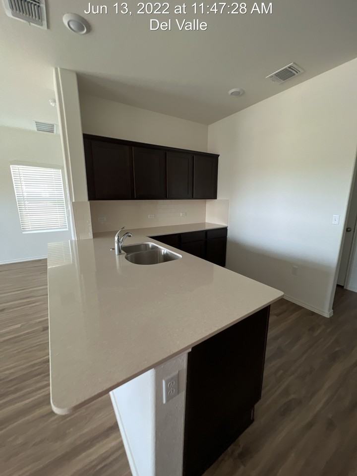 15209 Spruce Frost CoveUnit B #1 - Photo 6 of 27