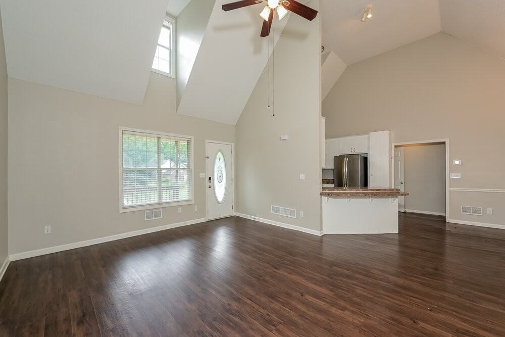 128 Alexander Dr - Photo 6 of 17